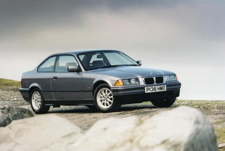 Zdjęcie BMW seria 3 E36 wymiana żarówek galeria Zrób